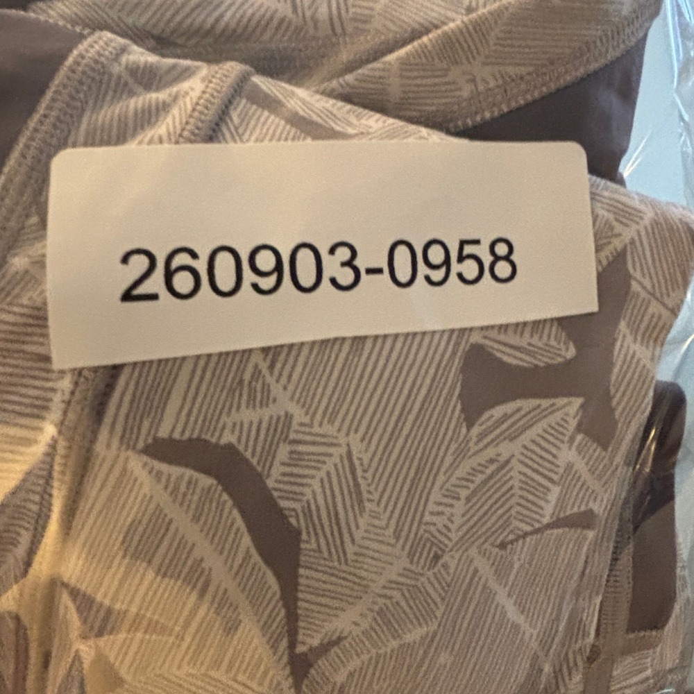 Athleta Leggings Womens L Gray White Abstract Print Side Pockets High Rise Yoga - Picture 7 of 7